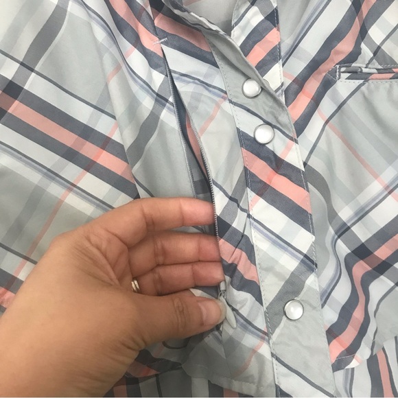 Womens SIMMS guide button snap shirt. Large - Picture 5 of 9